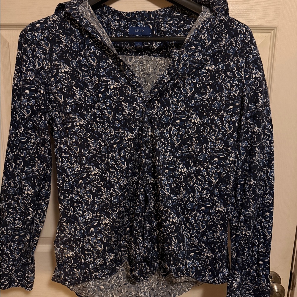 Apt. 9 Women's Navy and White Patterned Button Down Shirt